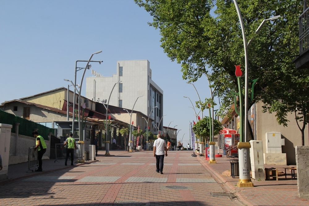 Kulp’ta güvenlik nedeniyle 4 yıldır kapalı olan cadde trafiğe açıldı