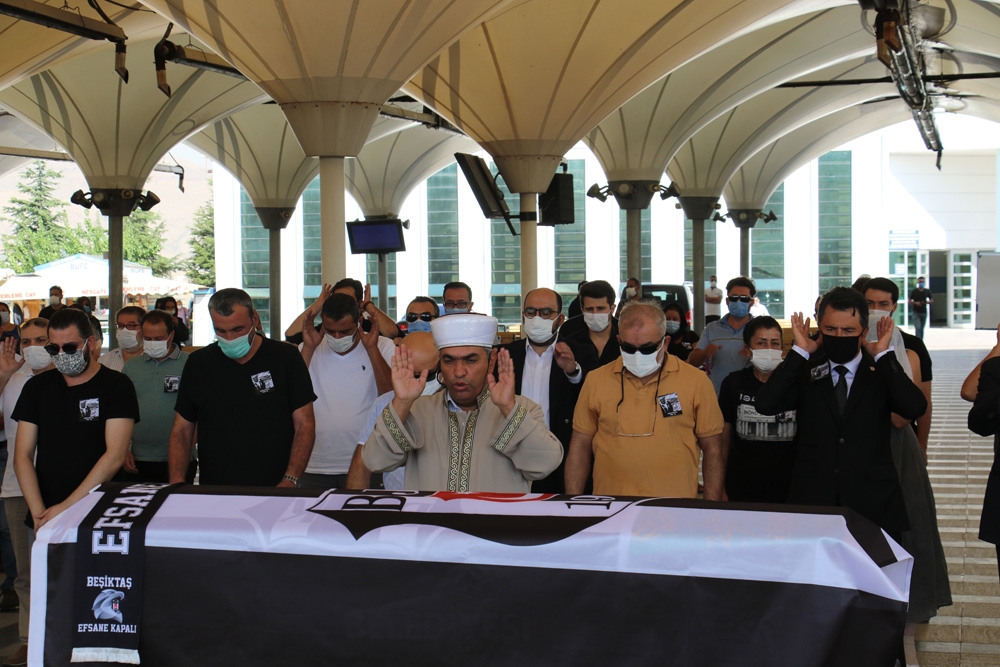 Kurtlar Vadisi’nin ’Tombalacı’sı defnedildi