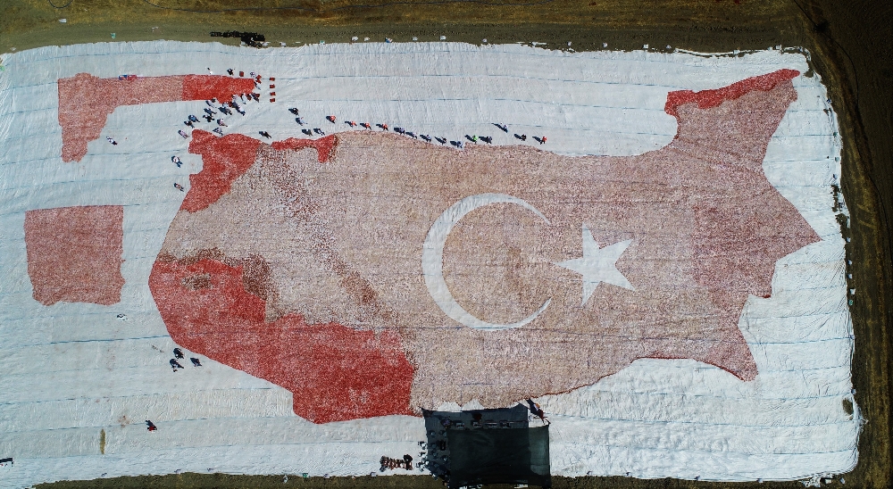 Kurutmalık domateslerle Elazığ haritası yaptılar