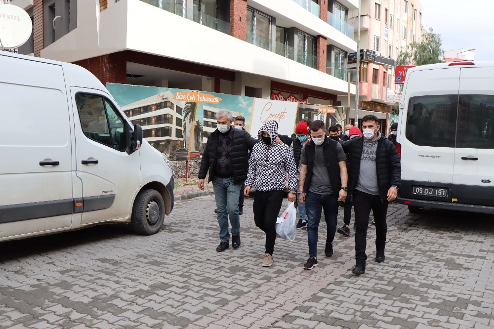Kuşadası’ndaki 16 ayrı hırsızlık olayının şüphelisi 7 kişi yakalandı