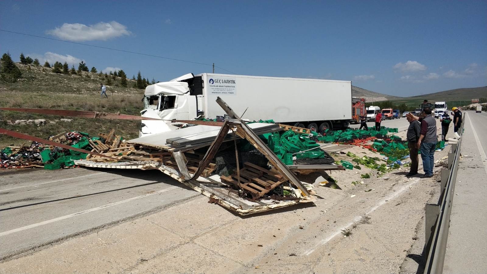 Kütahya’da iki tır çarpıştı: 2 ölü
