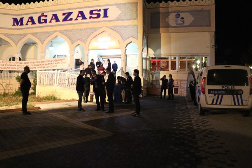 Kütahya’da restoran sahibine silahlı saldırı