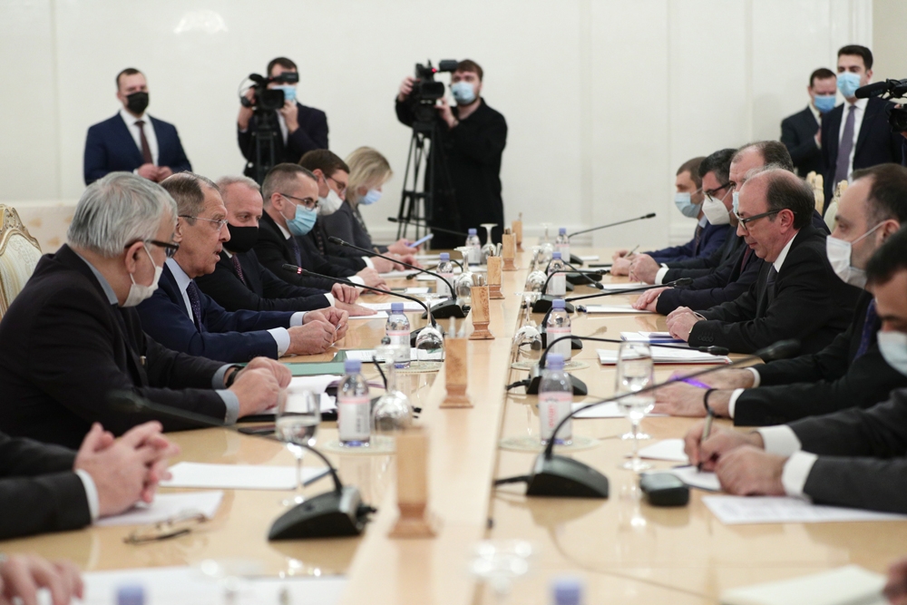 Lavrov, Ermeni mevkidaşı Ayvazyan ile Dağlık Karabağ’ı görüştü