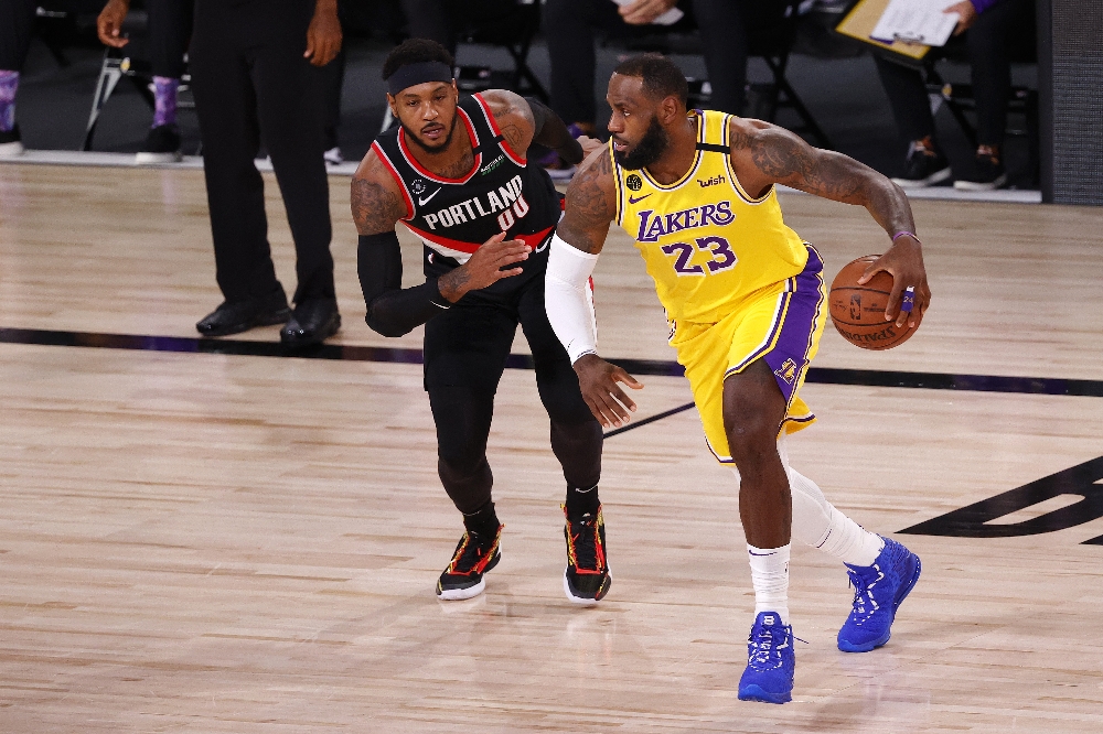 LeBron James’in triple double performansı Lakers’a yetmedi