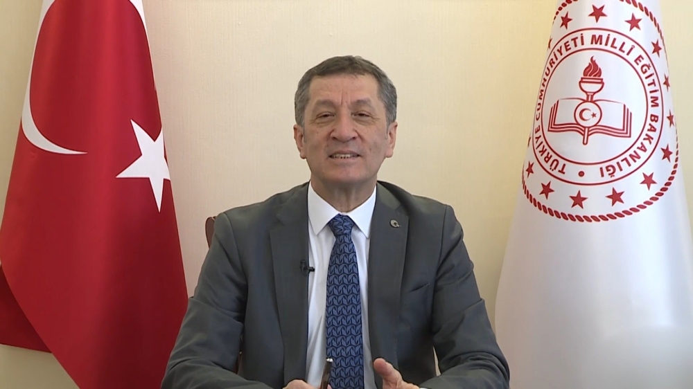 “LGS’de bu yıl 353 bin 158 öğretmenimiz ve 17 bin 990 rehber öğretmenimiz, sınav alanlarında bizlere yardımcı olacak”
