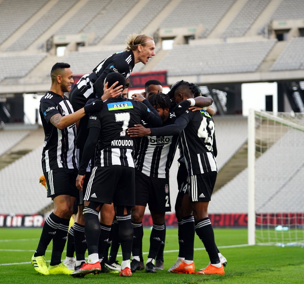 Lider Beşiktaş ilk yarının son sınavında
