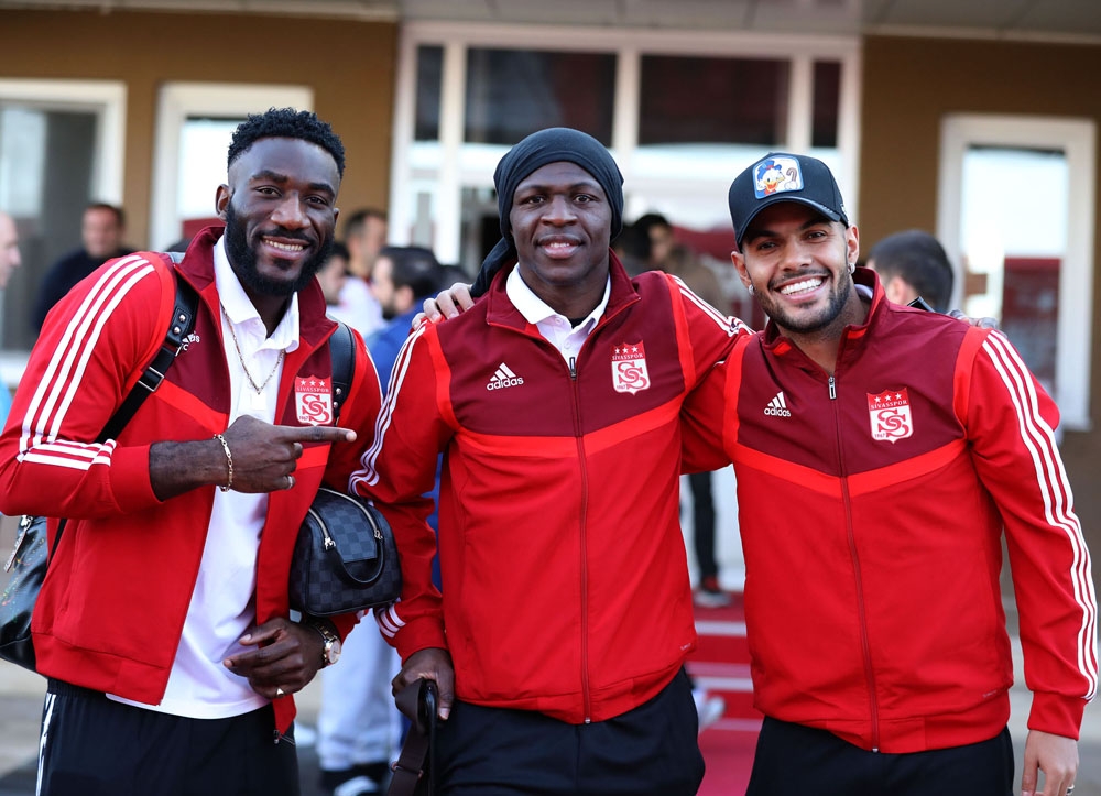 Lider Sivasspor, Ankaraya Gitti