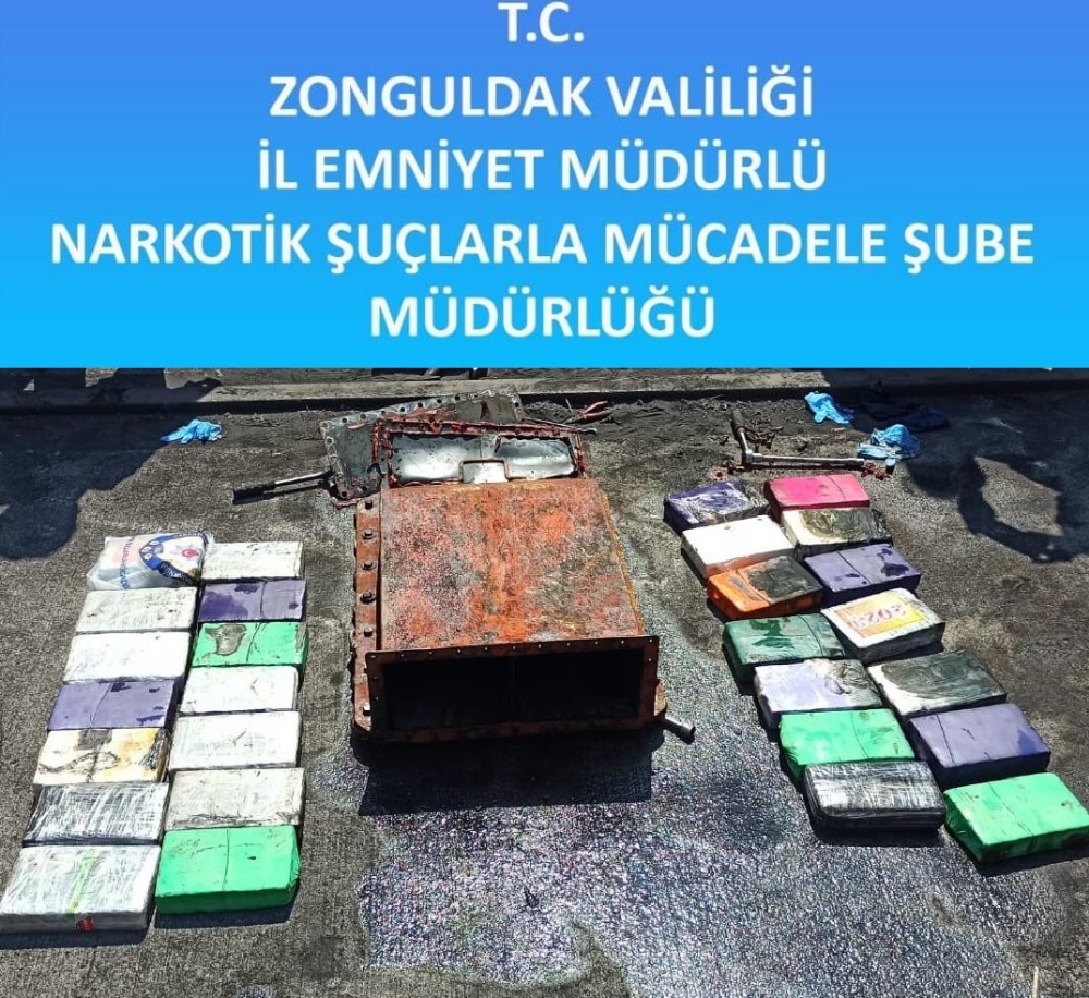 Limana demirleyen gemiden 30 kilogram uyuşturucu çıktı