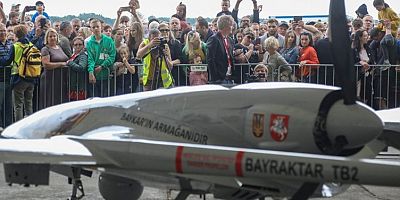 Litvanya'da hediye edilen Bayraktar TB2'ye büyük ilgi!