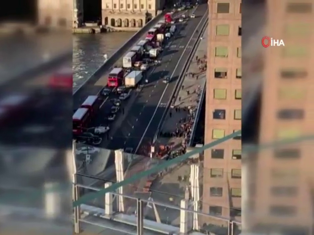 Londra Köprüsünde Silah Sesleri