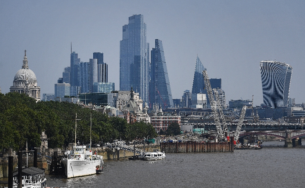 Londra’da Covid-19 salgını, yeni yıl etkinliklerini iptal ettirdi