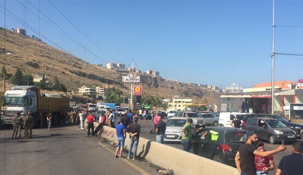 Lübnan ordusu protestocuların kapattığı yolları yeniden açtı