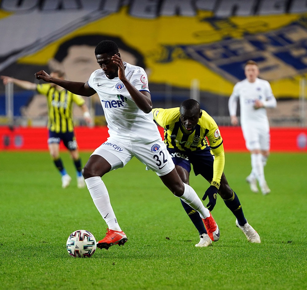 Luckassen ilk maçına çıktı