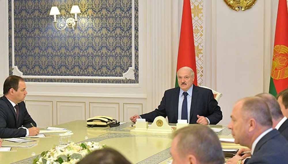 Lukaşenko, Güvenlik Konseyi üyeleri ile acil durum toplantısı yaptı