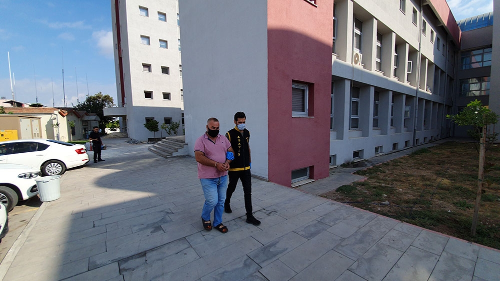 Lüks pikapların farlarını böyle çaldılar