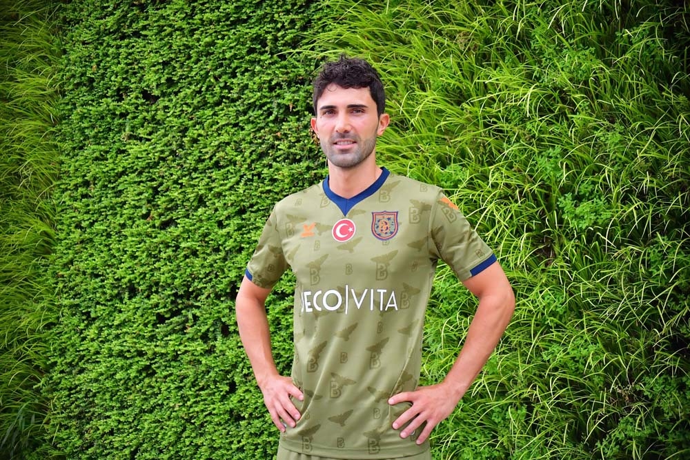 M. Başakşehir’den ’Doğa konseptli’ yeşil forma