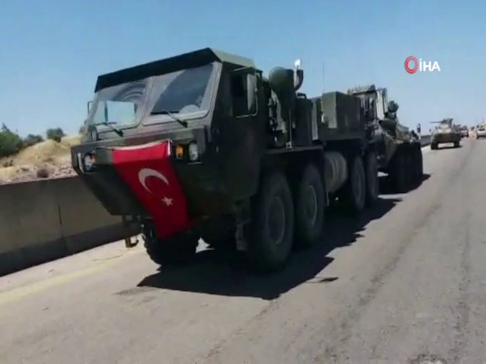 M4 karayolunda devriyede Rus askeri aracına saldırı