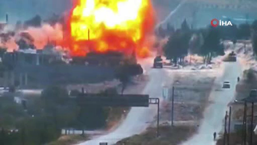 M4 karayolunda Rus araçlarının geçişi sırasında bombalı saldırı