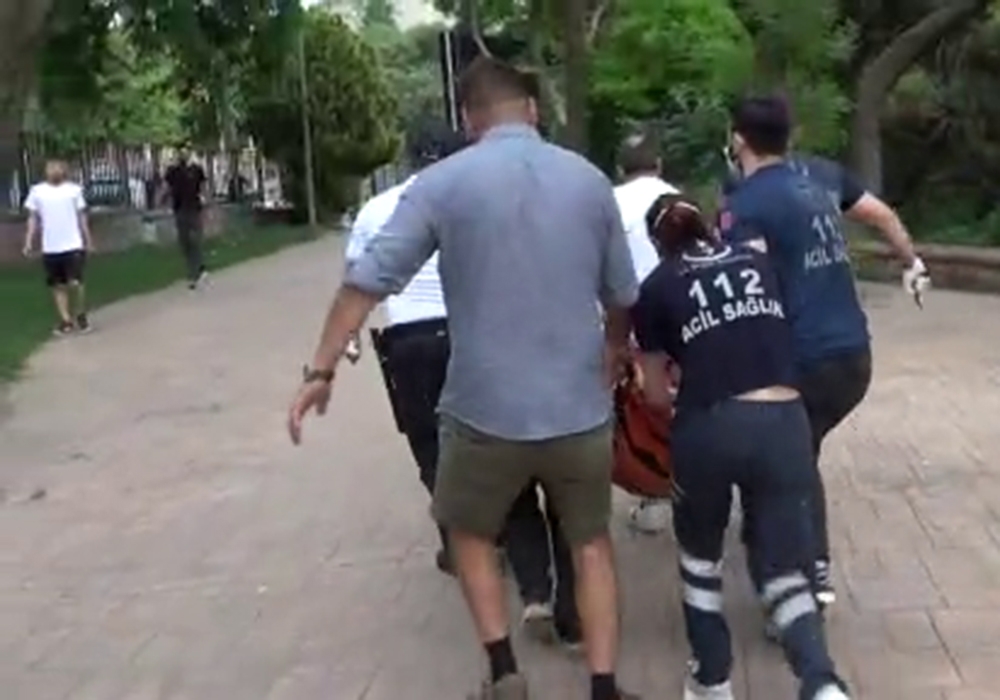 Maçka Parkı’nda dehşet: İçki şişesini sağlık çalışanının başında parçaladı