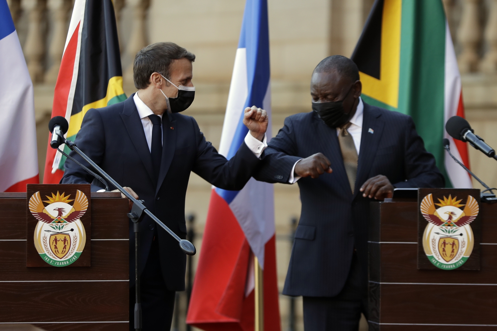 Macron’dan Covid-19 aşılarının patentlerinin kaldırılmasına destek