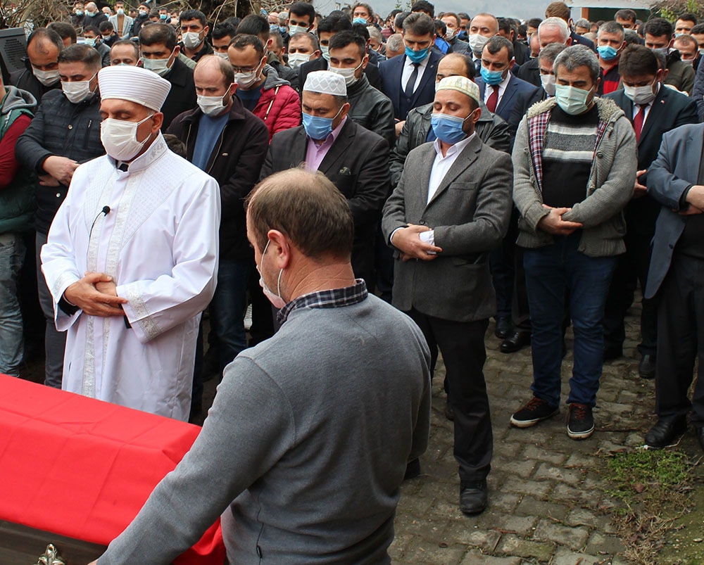 Maden işçisi son yolculuğuna uğurlandı