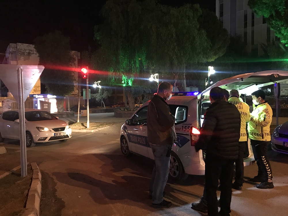 Mahkeme yazı işleri müdürü polisten kaçtı, aracından silah çıktı