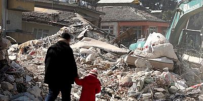 Malatya'da 5.6 büyüklüğünde deprem: Yıkılan binalar var