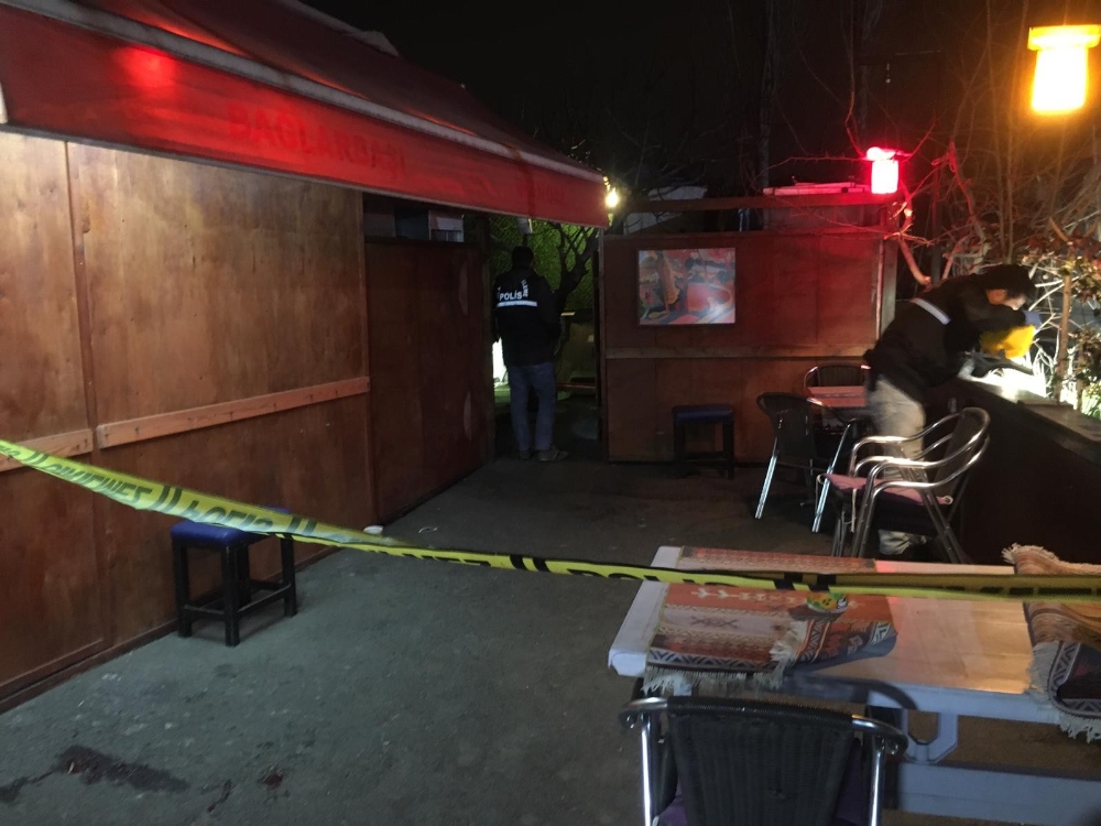 Maltepe’de dürümcüde silahlı kavga: 4 yaralı