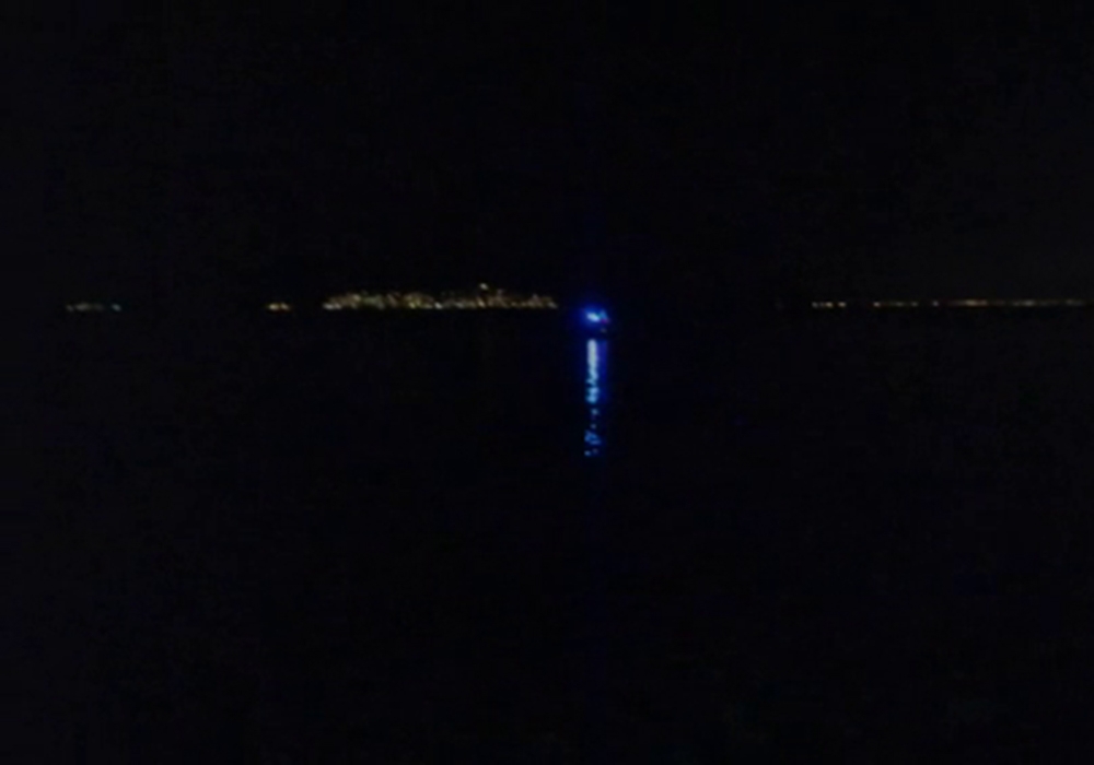 Maltepe’de gece denize atlayan genç hastaneye kaldırıldı