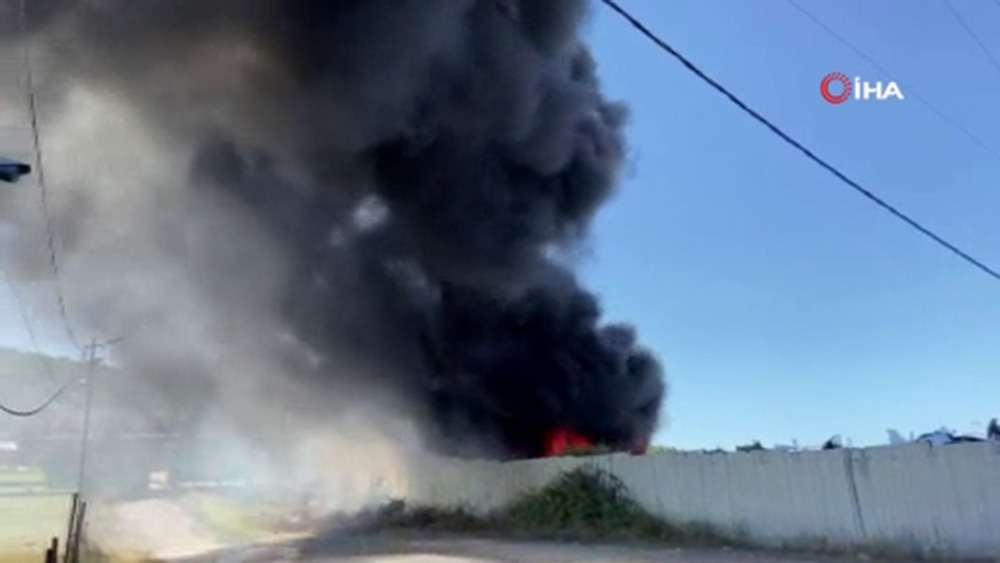 Maltepe’de hurdalıkta korkutan yangın