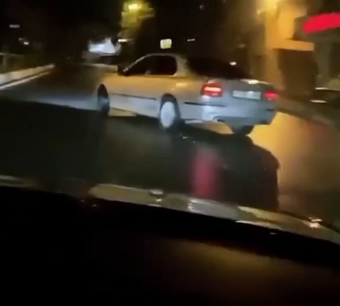 Maltepe’de kısıtlamayı fırsat bilip drift atarak ilerledi