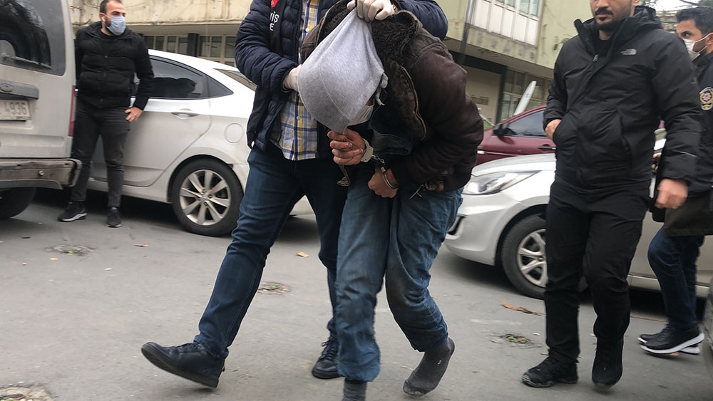 Maltepe’de öğretim üyesi kadını yakarak öldüren zanlı gözaltında