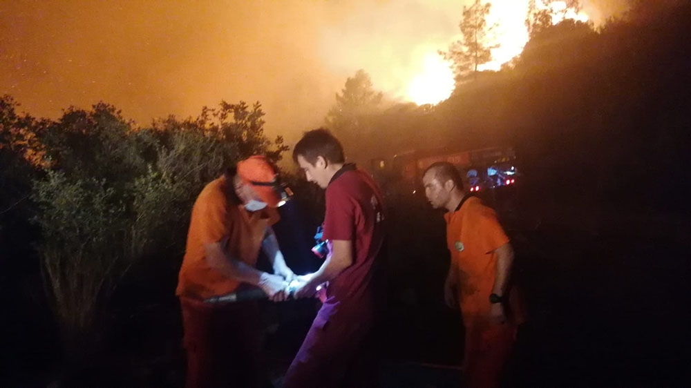 Manavgat’taki orman yangını yerleşim yerlerine ulaşmadan kontrol altına alındı