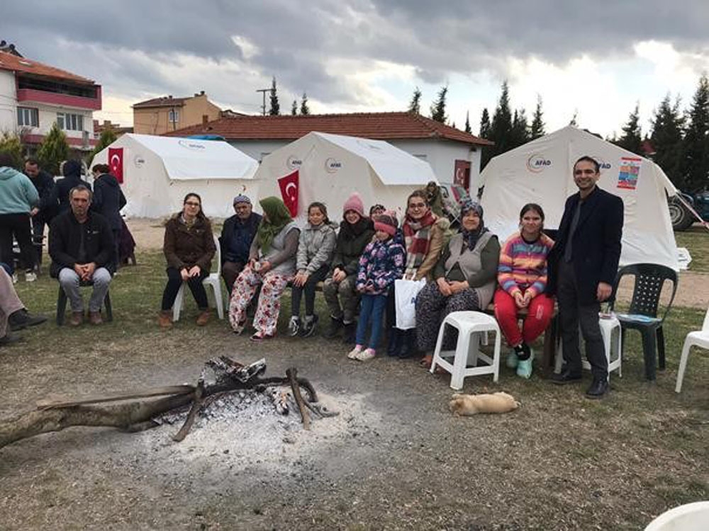 Manisa Valiliği depremlerin ardından son durumu açıkladı