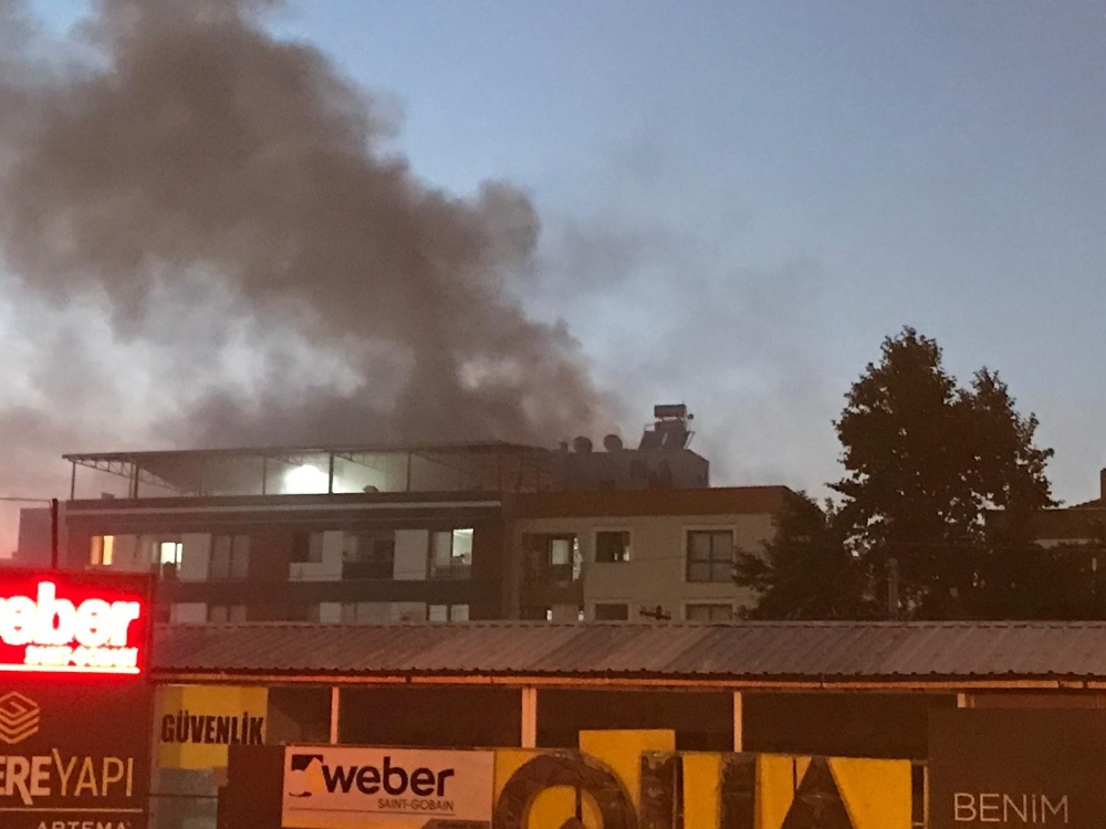 Manisa’da çatı katı yangını