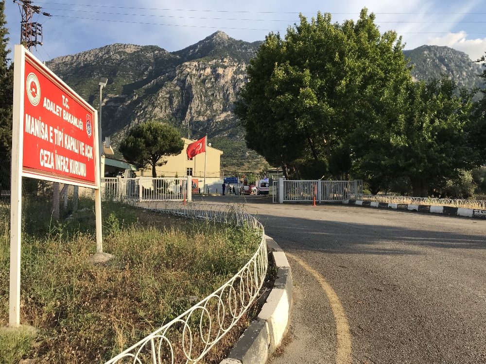 Manisa’da cezaevinde yangın
