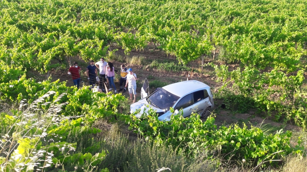 Manisa’da otomobil uçuruma yuvarlandı: 5 yaralı