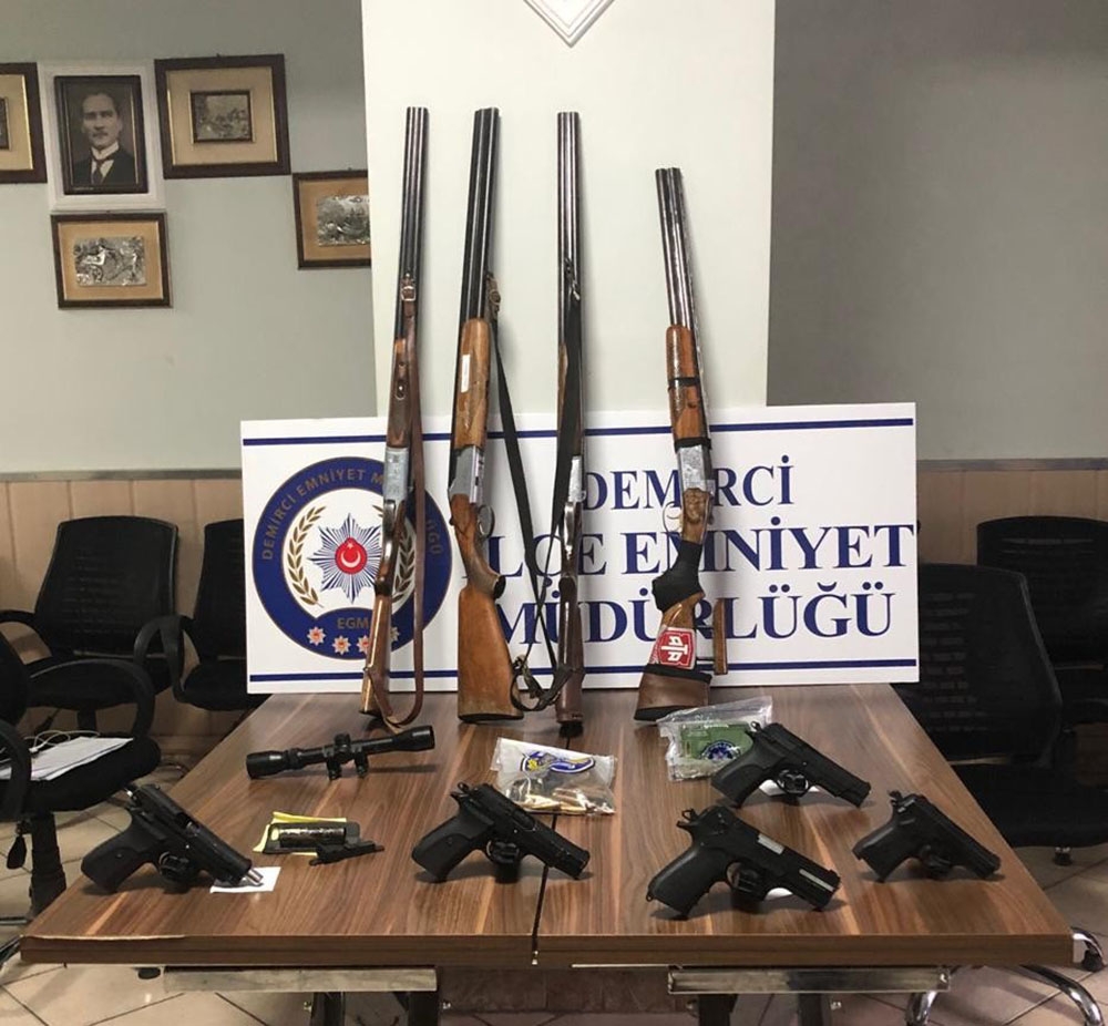 Manisa’da silah ve mühimmat kaçakçılığı operasyonu: 13 gözaltı