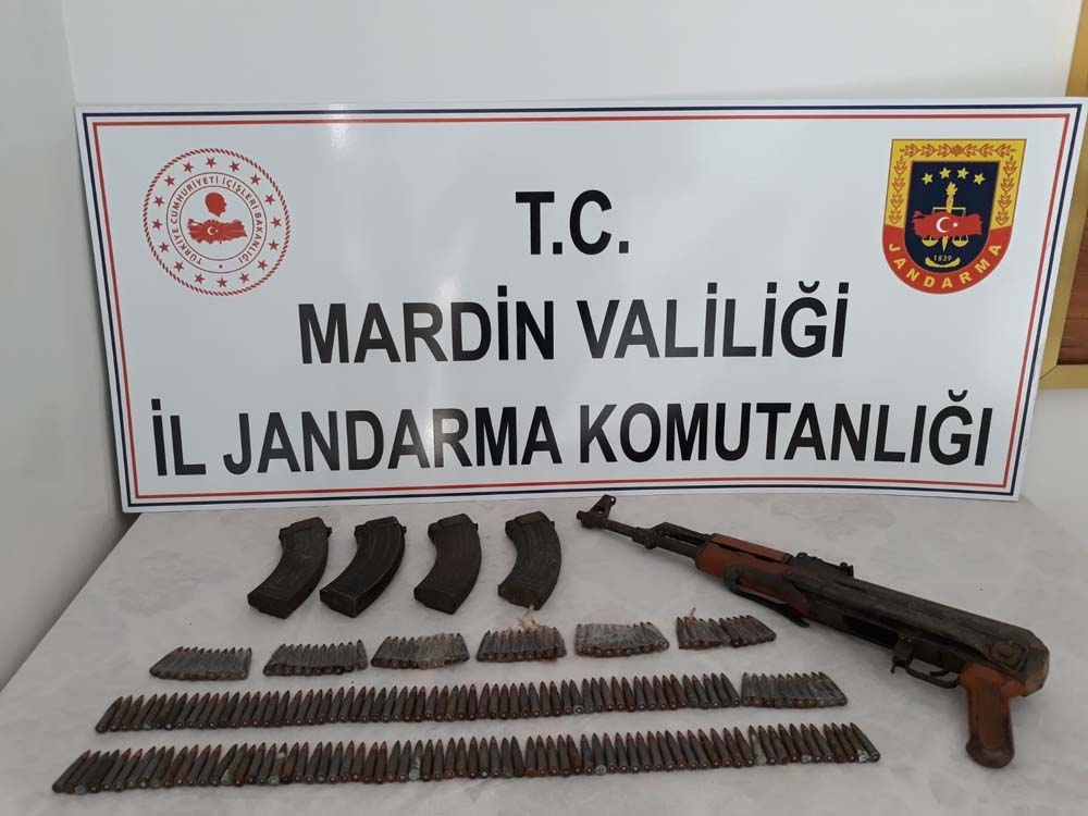 Mardin’de teröristlere ait mühimmat ele geçirildi