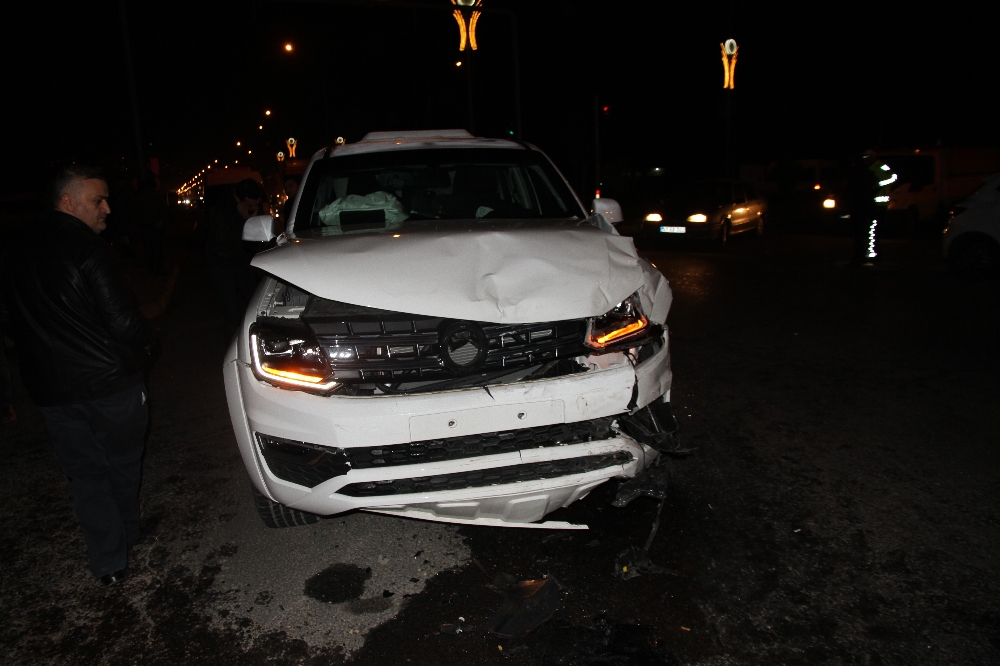 Mardinde Trafik Kazası: 2Si Polis 7 Yaralı