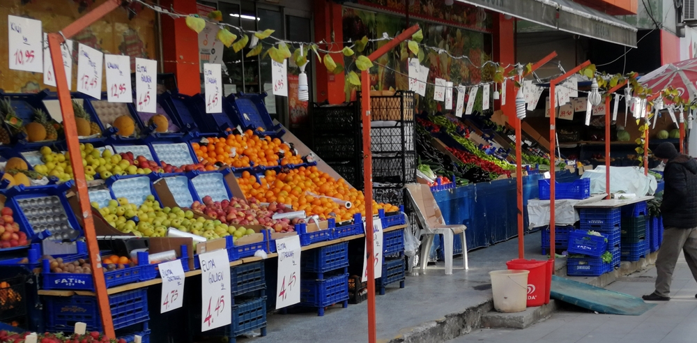 Marketler mesaiye başladı