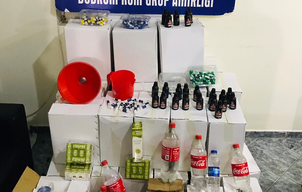 Marketten aldığı içkiyle zehirlendi