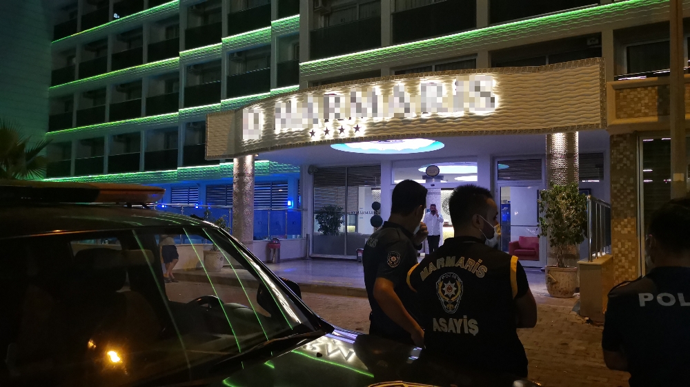 Marmaris’te ruhsatsız otel mühürlendi, turistler başka otellere yerleştirildi