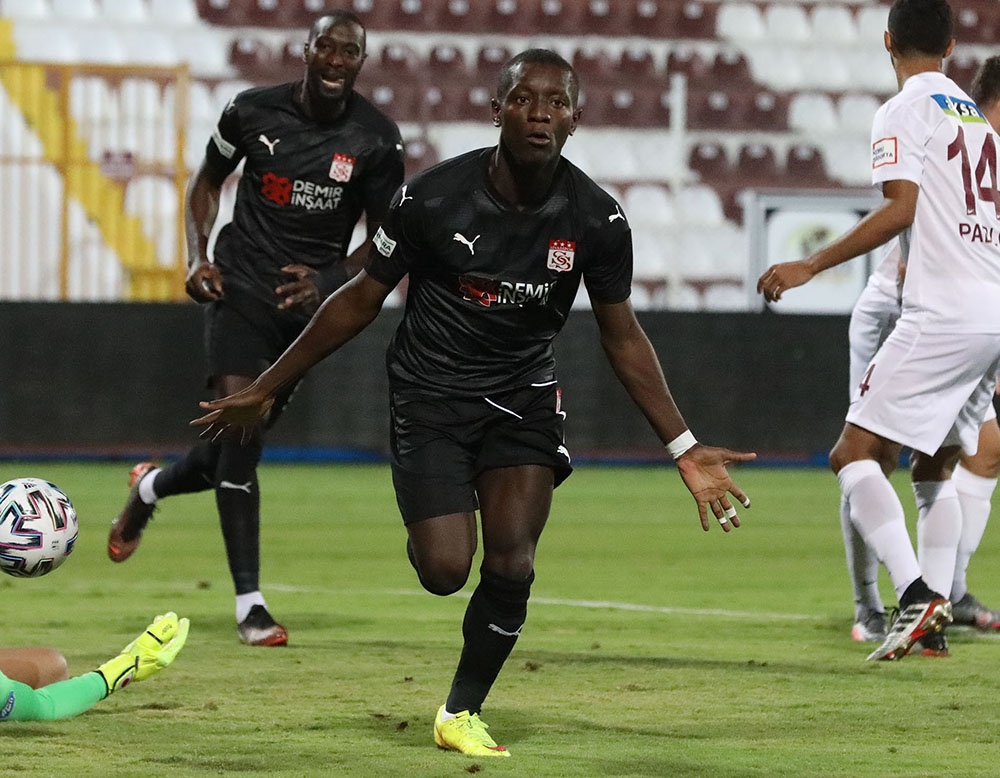 Max Gradel 2. golünü attı