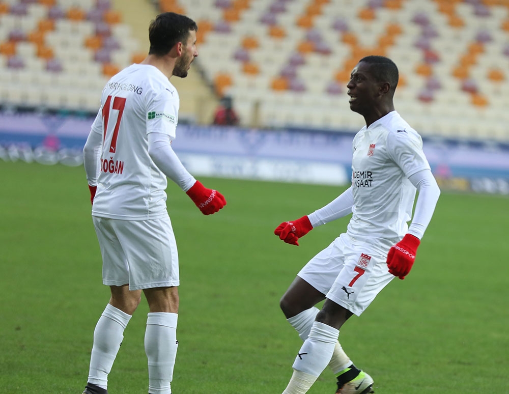 Max Gradel 5. golünü attı