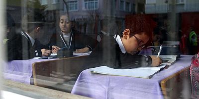 MEB'in okul kıyafeti kararından öğretmen ve veliler memnun