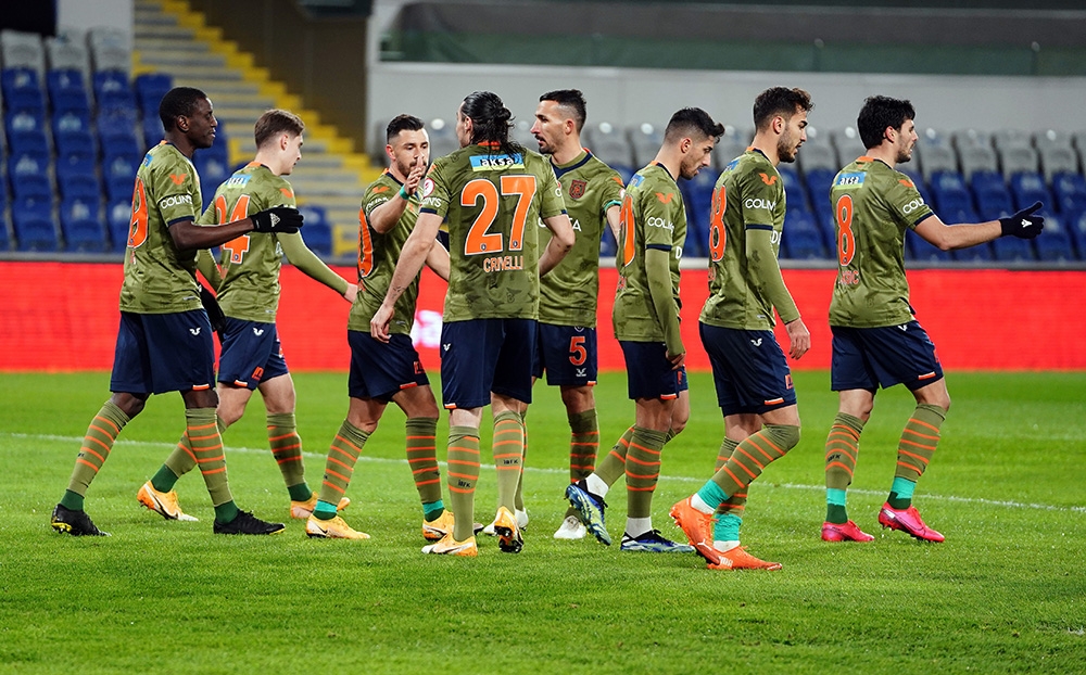 Medipol Başakşehir, konuk olduğu Tuzlaspor’u 5-1 mağlup ederek adını çeyrek finale yazdırdı