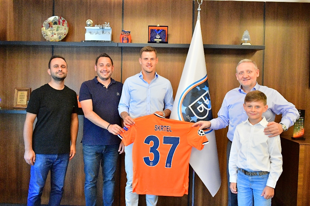 Medipol Başakşehir, Skrtel ile devam ediyor