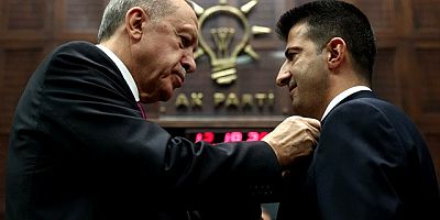 Mehmet Ali Çelebi AK Parti'de! Rozetini Erdoğan taktı