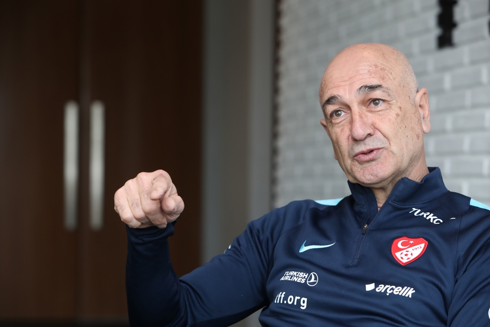 Mehmet Ekşi: “Hayatımı yazsam çift sarı kart olur”